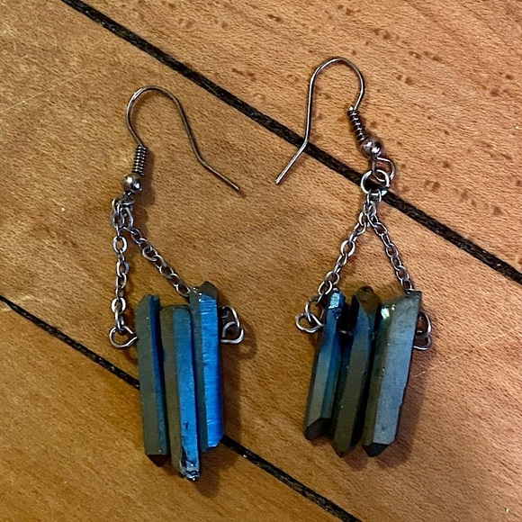 Labradorite, Semiprecious, Dangle Earrings. Row of stones tints gold or green! - Picture 2 of 2